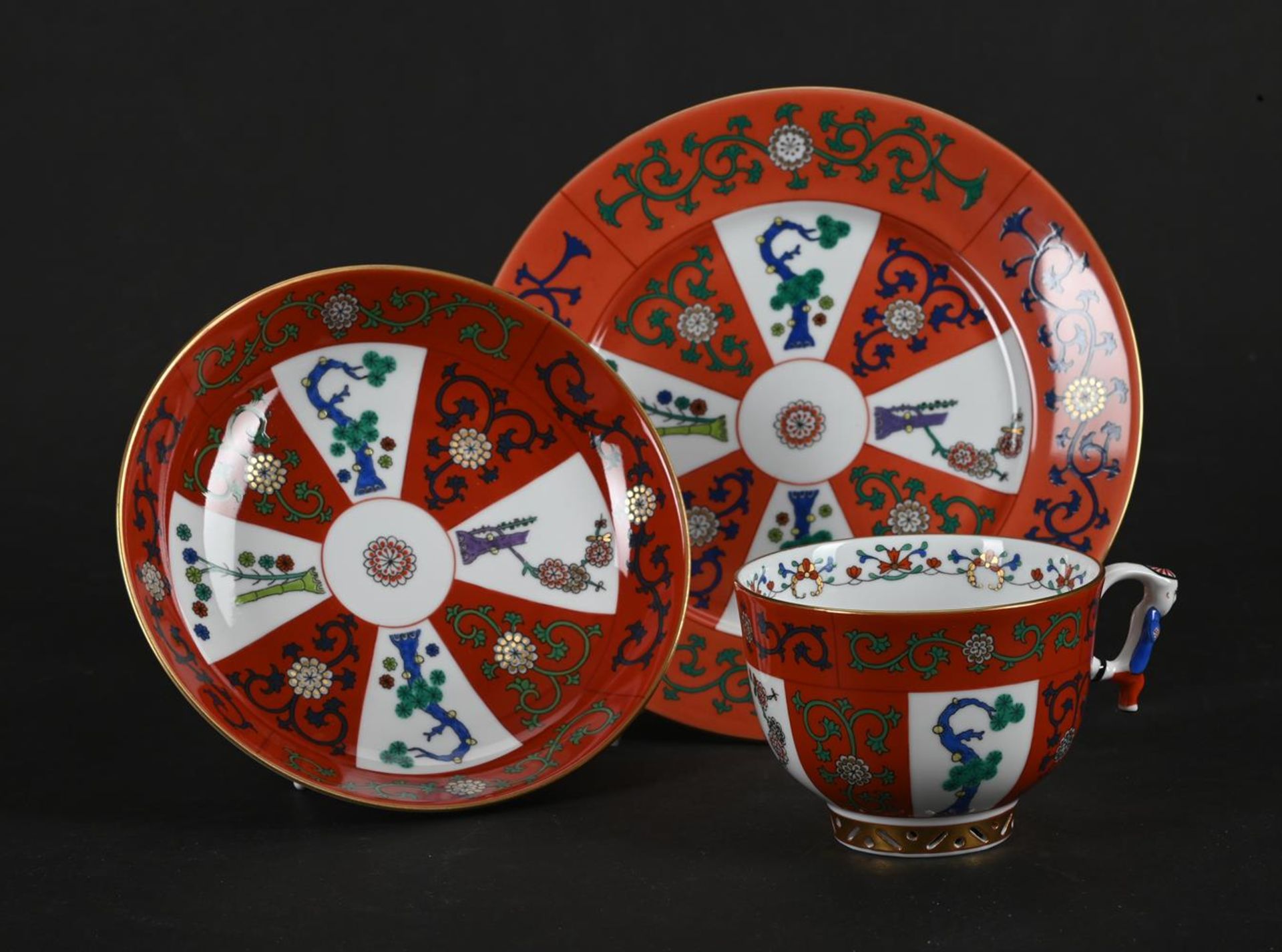 AN ASSEMBLED ORIENTAL 'EMPORER' PART TEA AND COFFEE SERVICE - Image 15 of 19