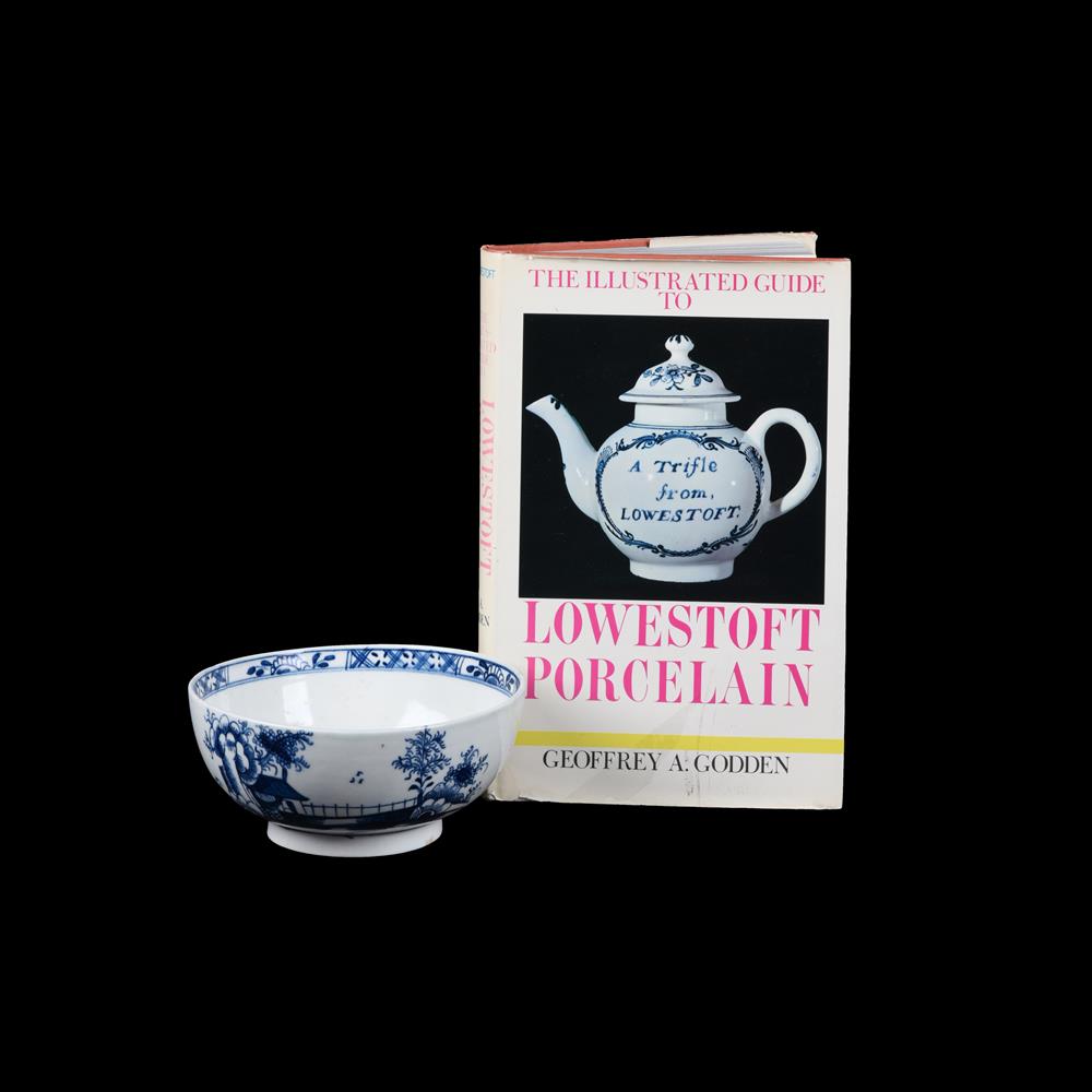 A LOWESTOFT PORCELAIN CHINOISERIE BLUE AND WHITE SLOP BOWL