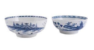 A WORCESTER BLUE AND WHITE PUNCH BOWL PAINTED WITH THE SO-CALLED 'ROCK STRATA ISLAND' PATTERN