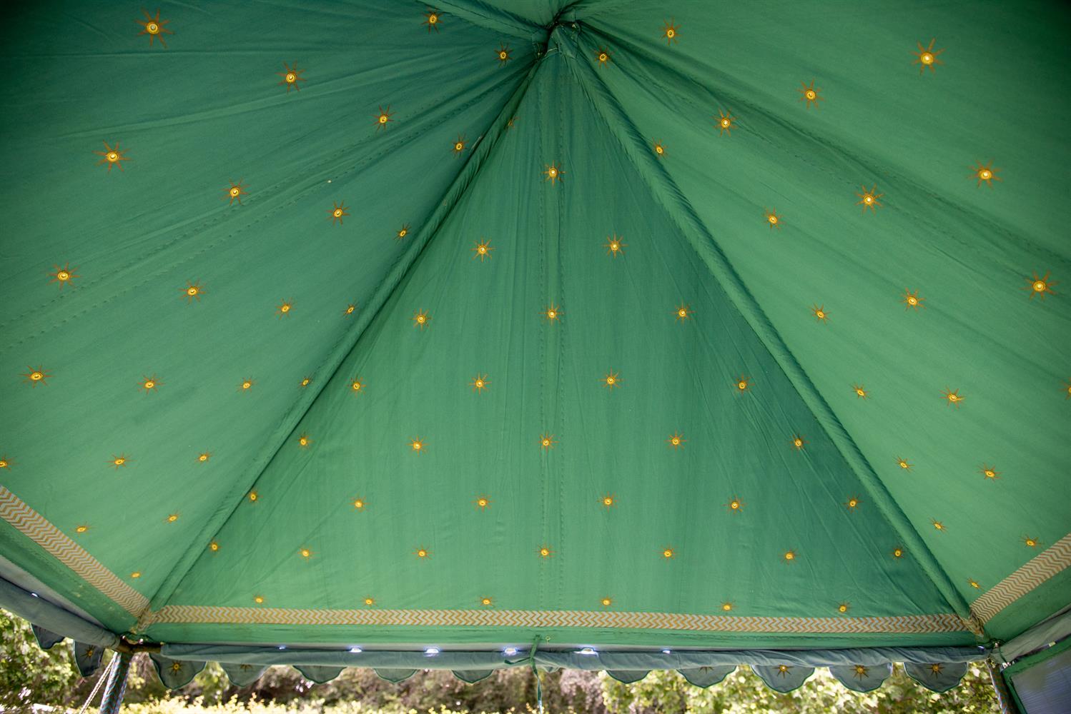 A GREEN AND BLUE SHAMIANA TENT - Image 4 of 6
