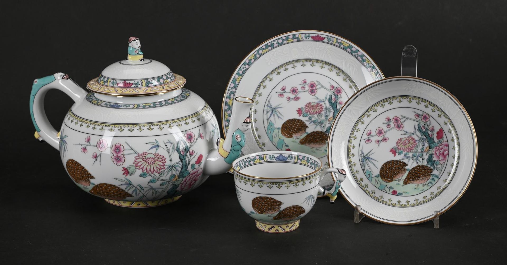 AN ASSEMBLED ORIENTAL 'EMPORER' PART TEA AND COFFEE SERVICE - Image 5 of 19