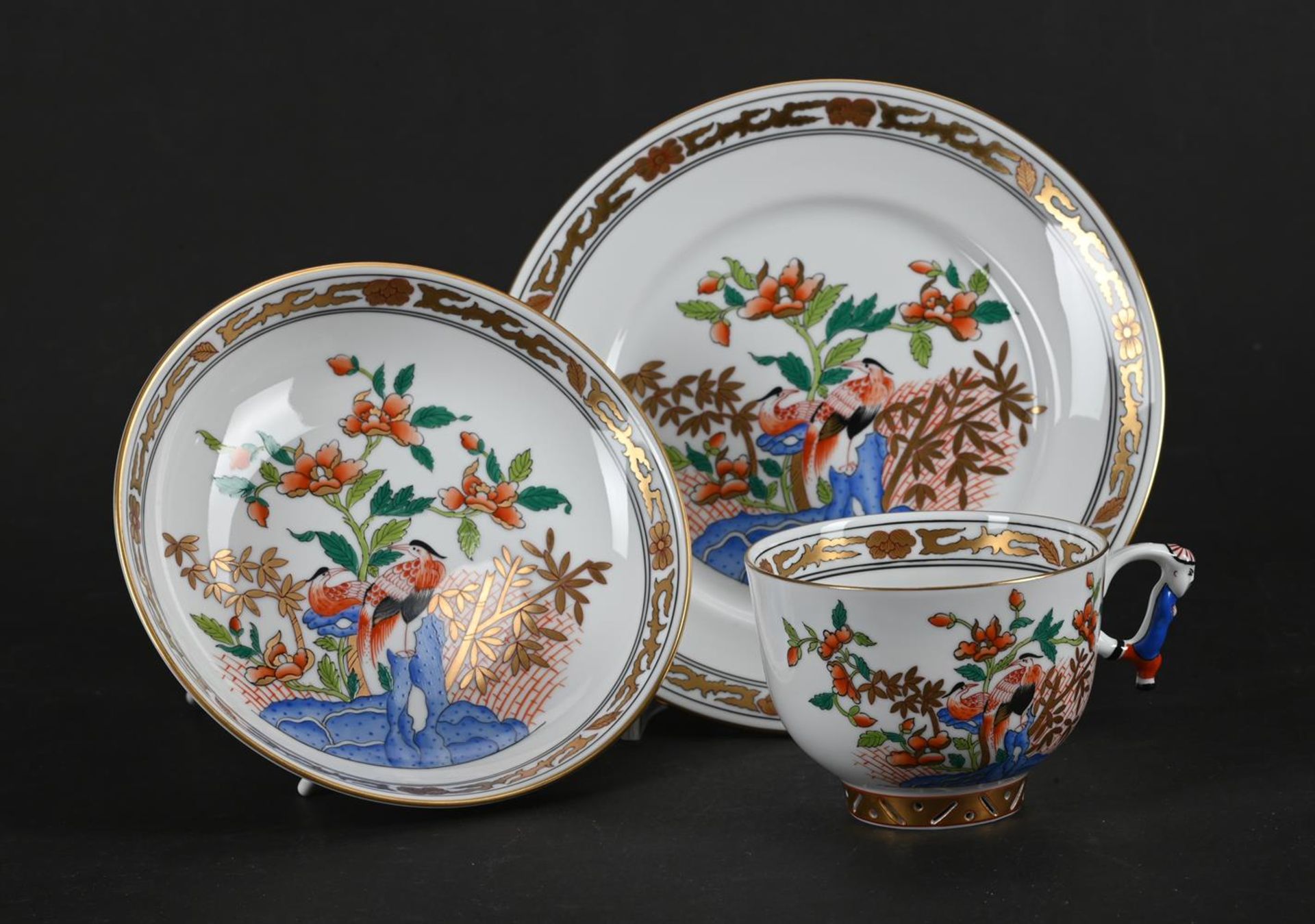 AN ASSEMBLED ORIENTAL 'EMPORER' PART TEA AND COFFEE SERVICE - Image 14 of 19