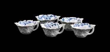 A GROUP OF FIVE WORCESTER BLUE AND WHITE PAINTED LEAF-SHAPED BUTTERBOATS