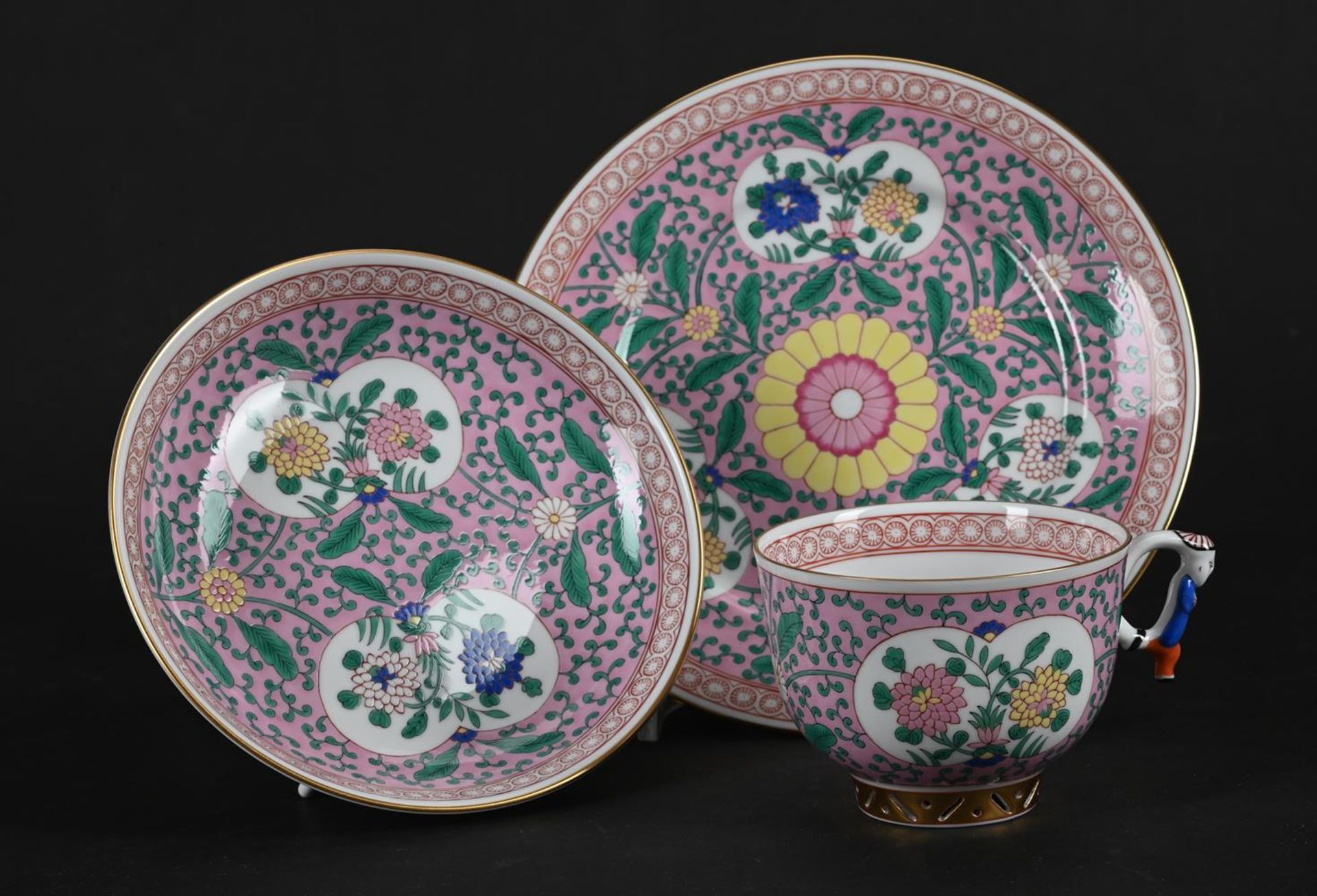 AN ASSEMBLED ORIENTAL 'EMPORER' PART TEA AND COFFEE SERVICE - Image 13 of 19