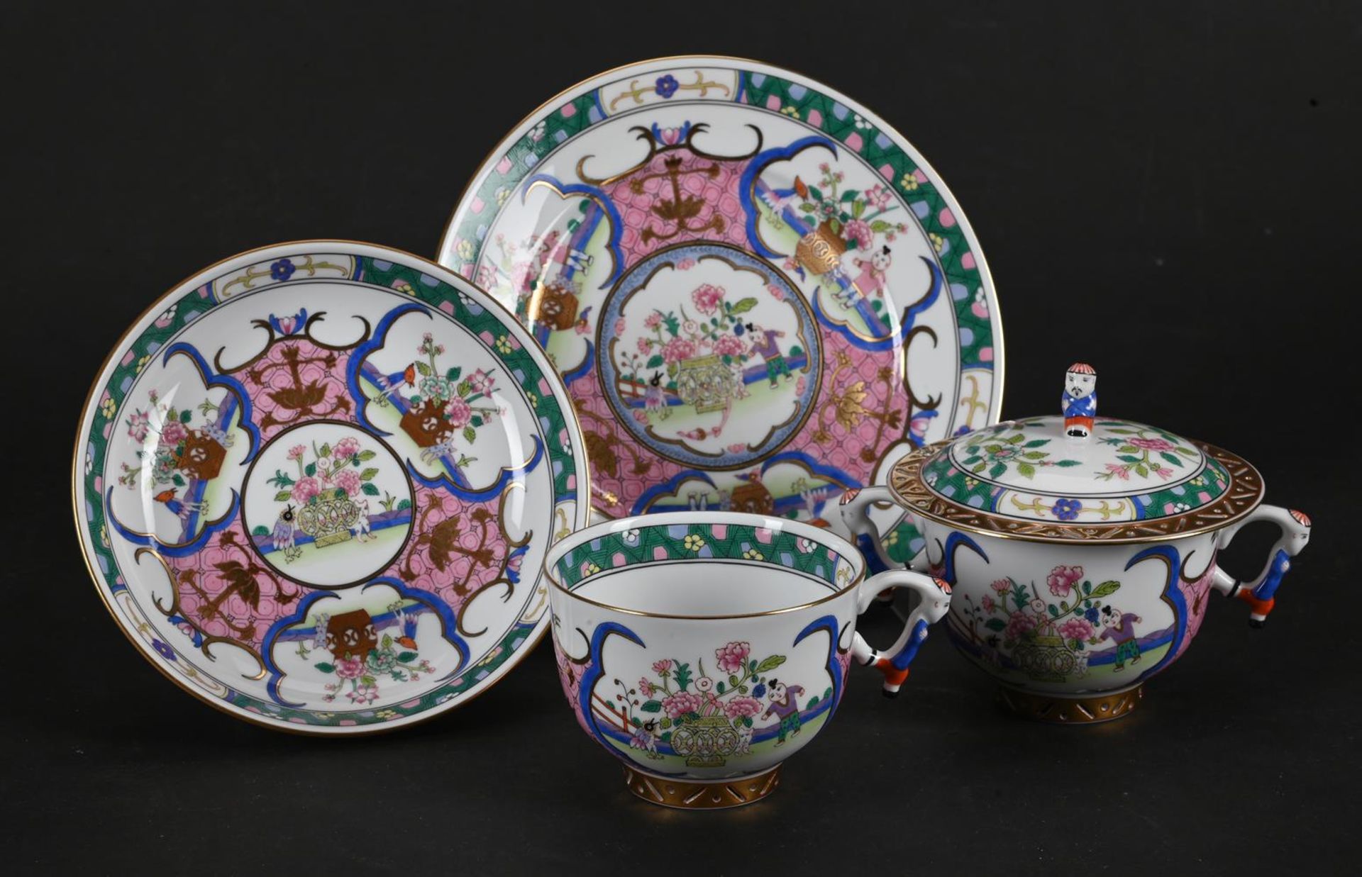 AN ASSEMBLED ORIENTAL 'EMPORER' PART TEA AND COFFEE SERVICE - Image 7 of 19
