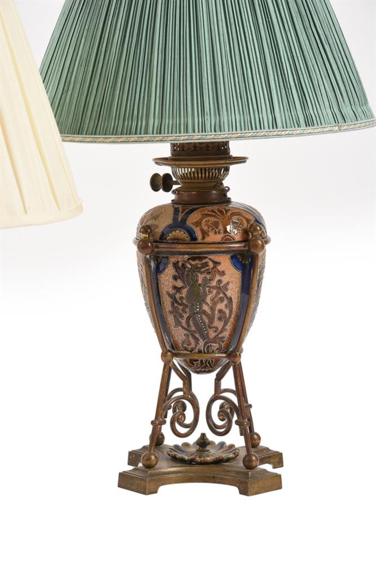 A GROUP OF THREE VARIOUS TABLE LAMPS - Image 2 of 3