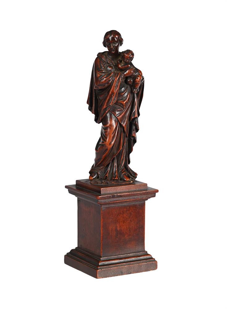 AN ITALIAN CARVED BOXWOOD FIGURE OF THE MADONNA AND CHILD - Image 2 of 2