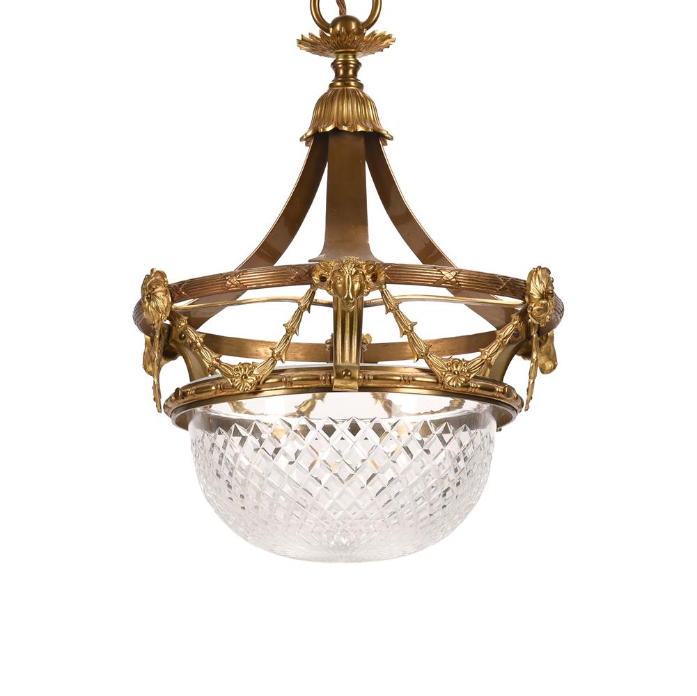 A GILT METAL AND CLEAR GLASS HANGING CEILING LIGHT