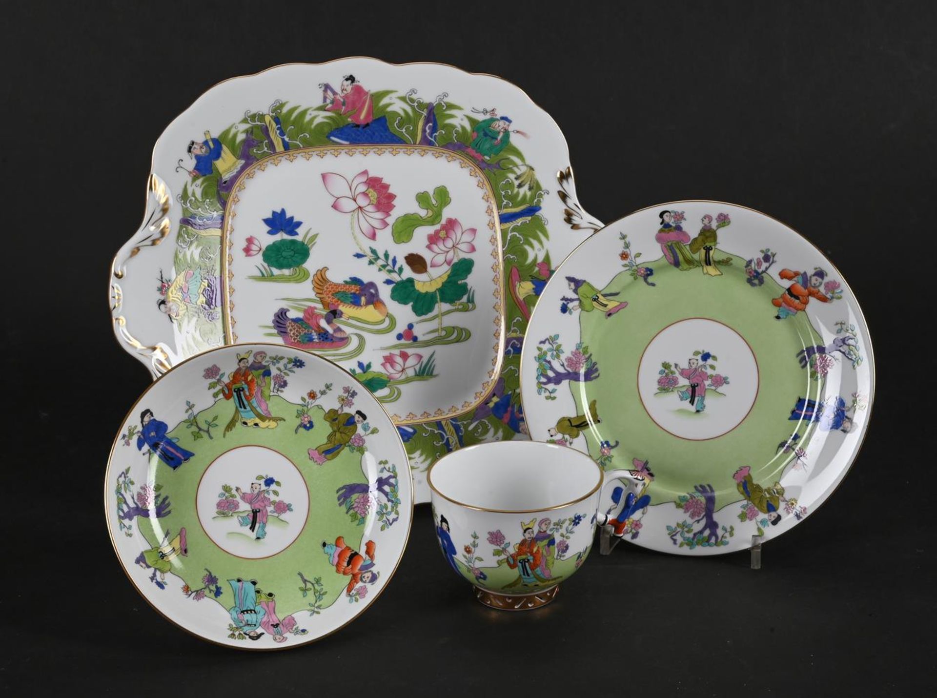 AN ASSEMBLED ORIENTAL 'EMPORER' PART TEA AND COFFEE SERVICE - Image 4 of 19