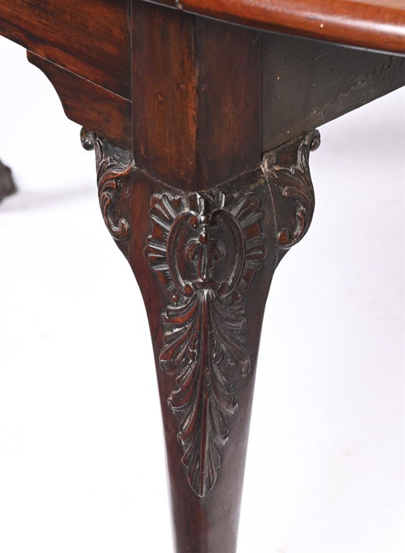 A GEORGE II MAHOGANY DROP LEAF DINING TABLE, CIRCA 1750 - Image 4 of 4