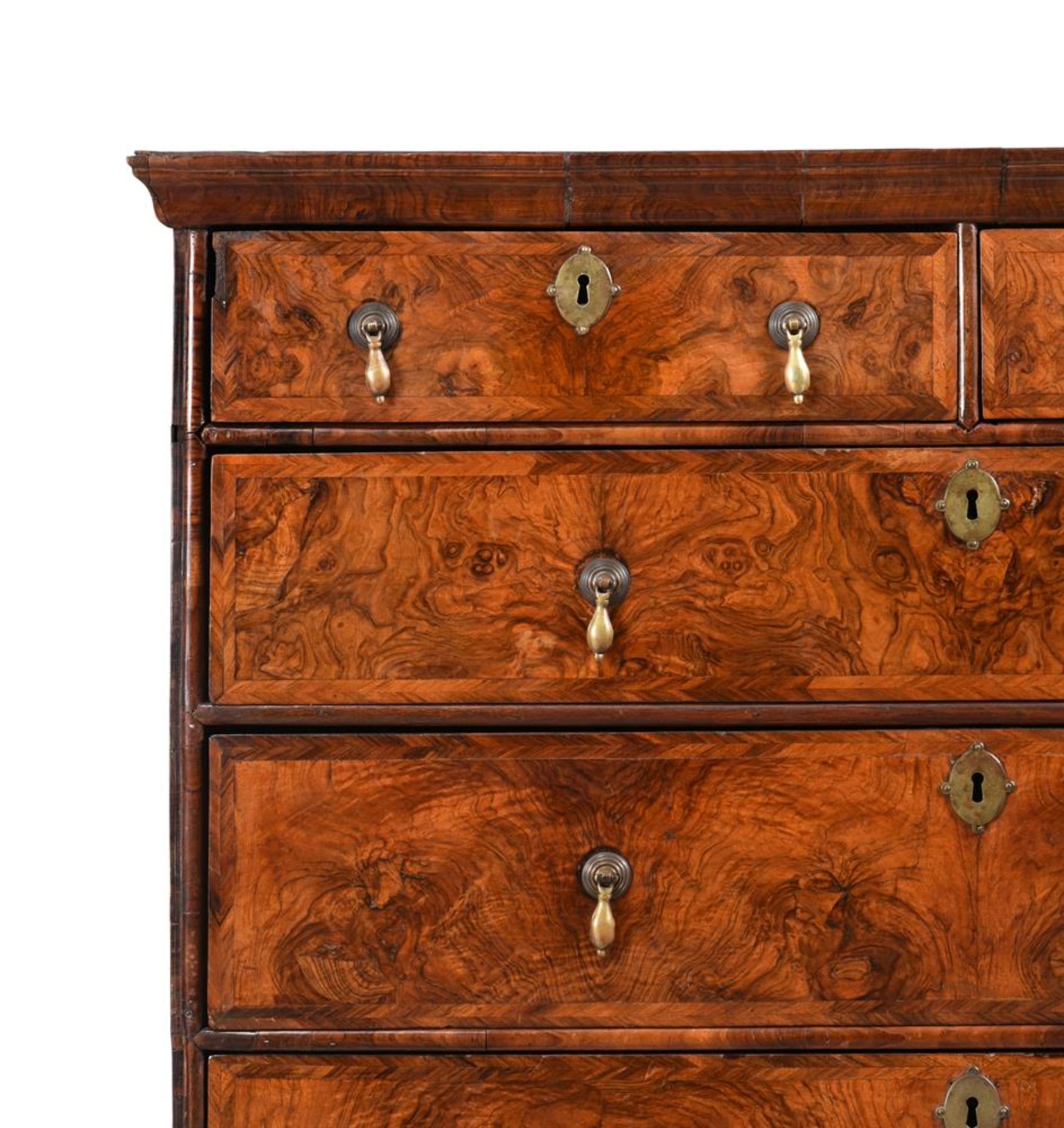 A QUEEN ANNE BURR WALNUT AND FIGURED WALNUT CHEST OF DRAWERS, CIRCA 1710 - Image 3 of 4