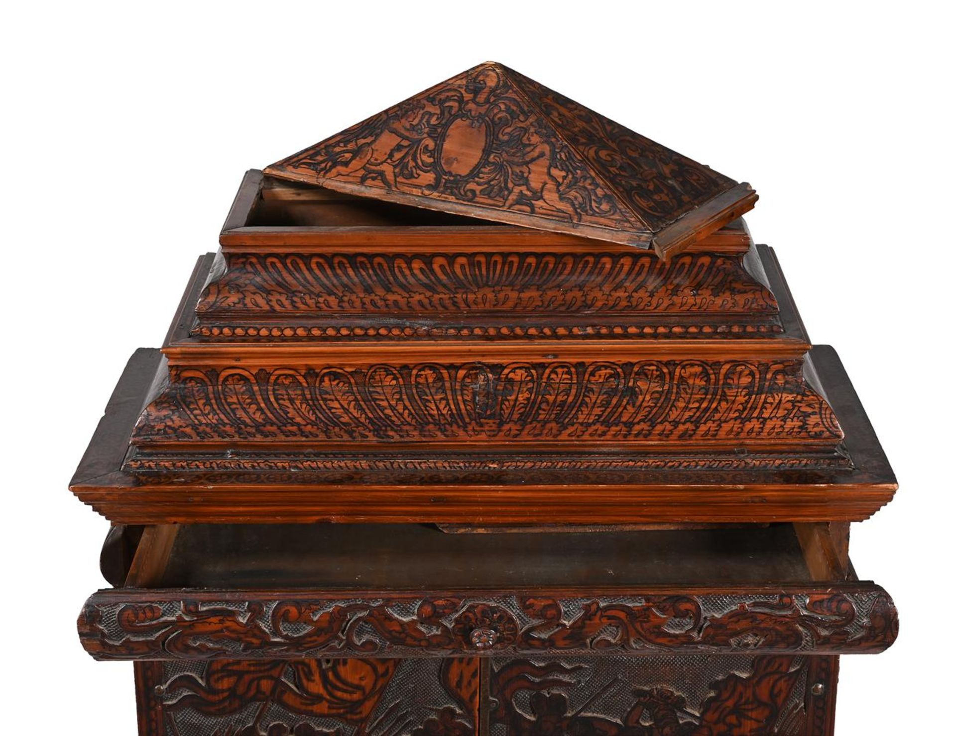 A NORTH ITALIAN CEDAR, POKERWORK AND PENWORK TABLE CABINET, ADIGE, 17TH CENTURY - Bild 6 aus 11