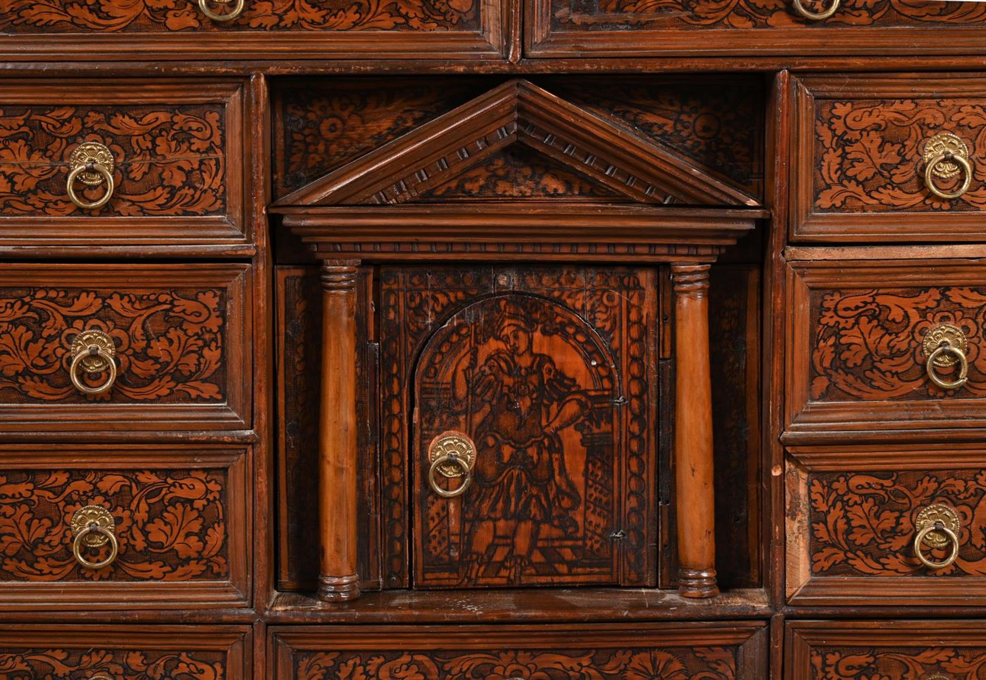 A NORTH ITALIAN CEDAR, POKERWORK AND PENWORK TABLE CABINET, ADIGE, 17TH CENTURY - Bild 4 aus 11