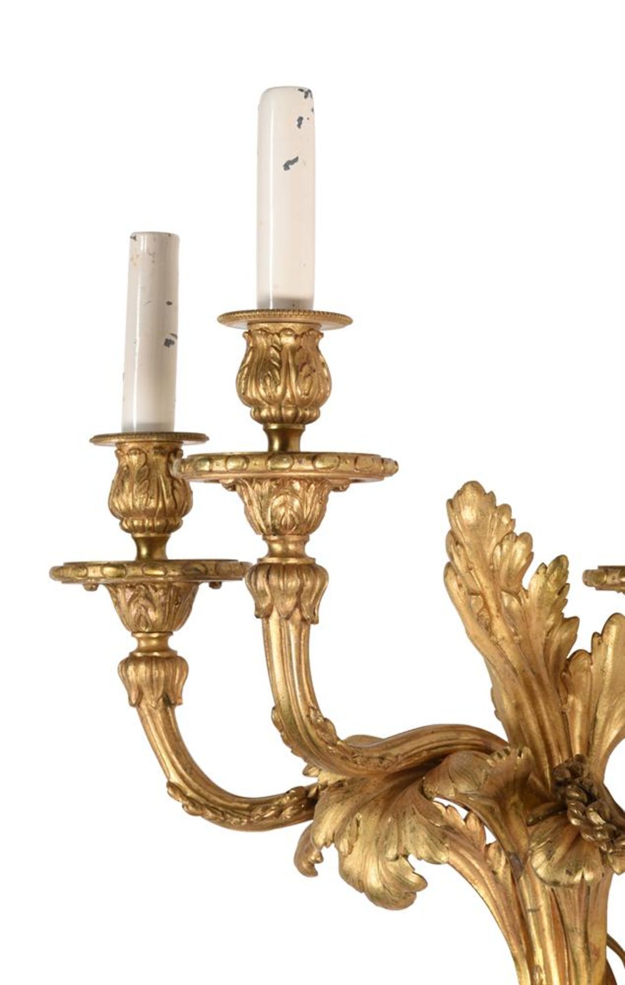 A SET OF FOUR LARGE ORMOLU THREE LIGHT WALL APPLIQUES, FRENCH, MID TO EARLY 19TH CENTURY - Bild 2 aus 3