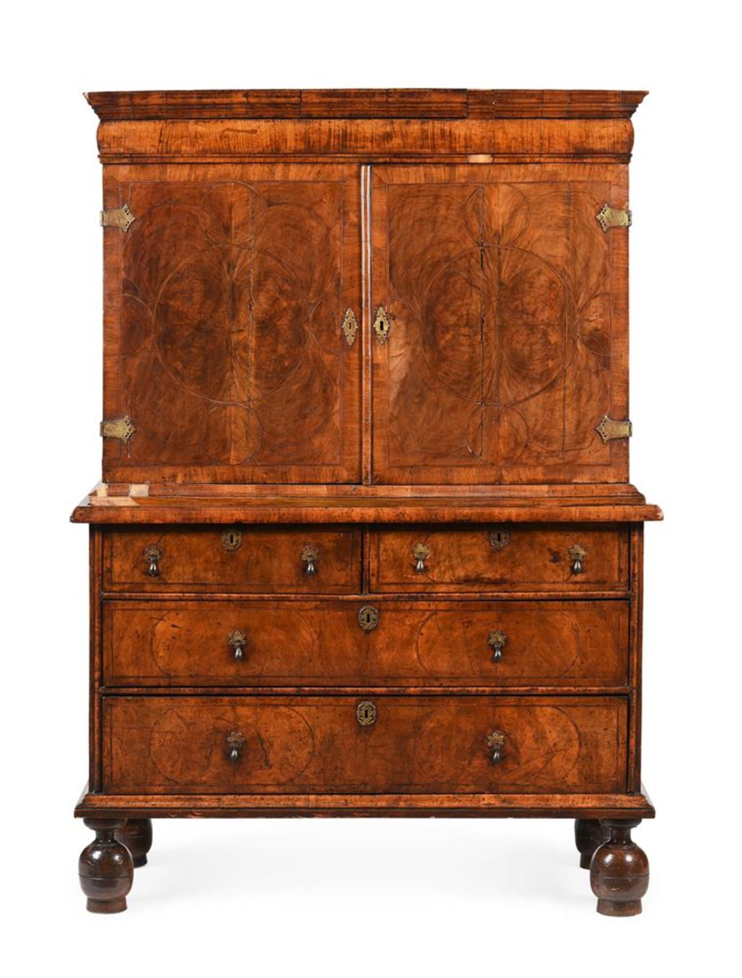 A QUEEN ANNE WALNUT CABINET ON CHEST, CIRCA 1710 - Image 2 of 4