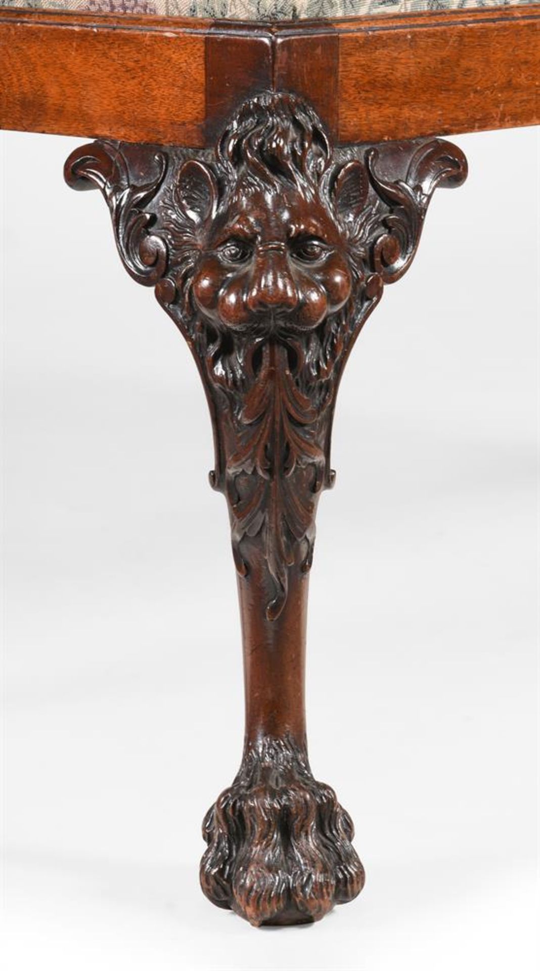 A CARVED MAHOGANY CENTRE OR WINDOW STOOL, IN GEORGE II STYLE, 20TH CENTURY - Image 4 of 7
