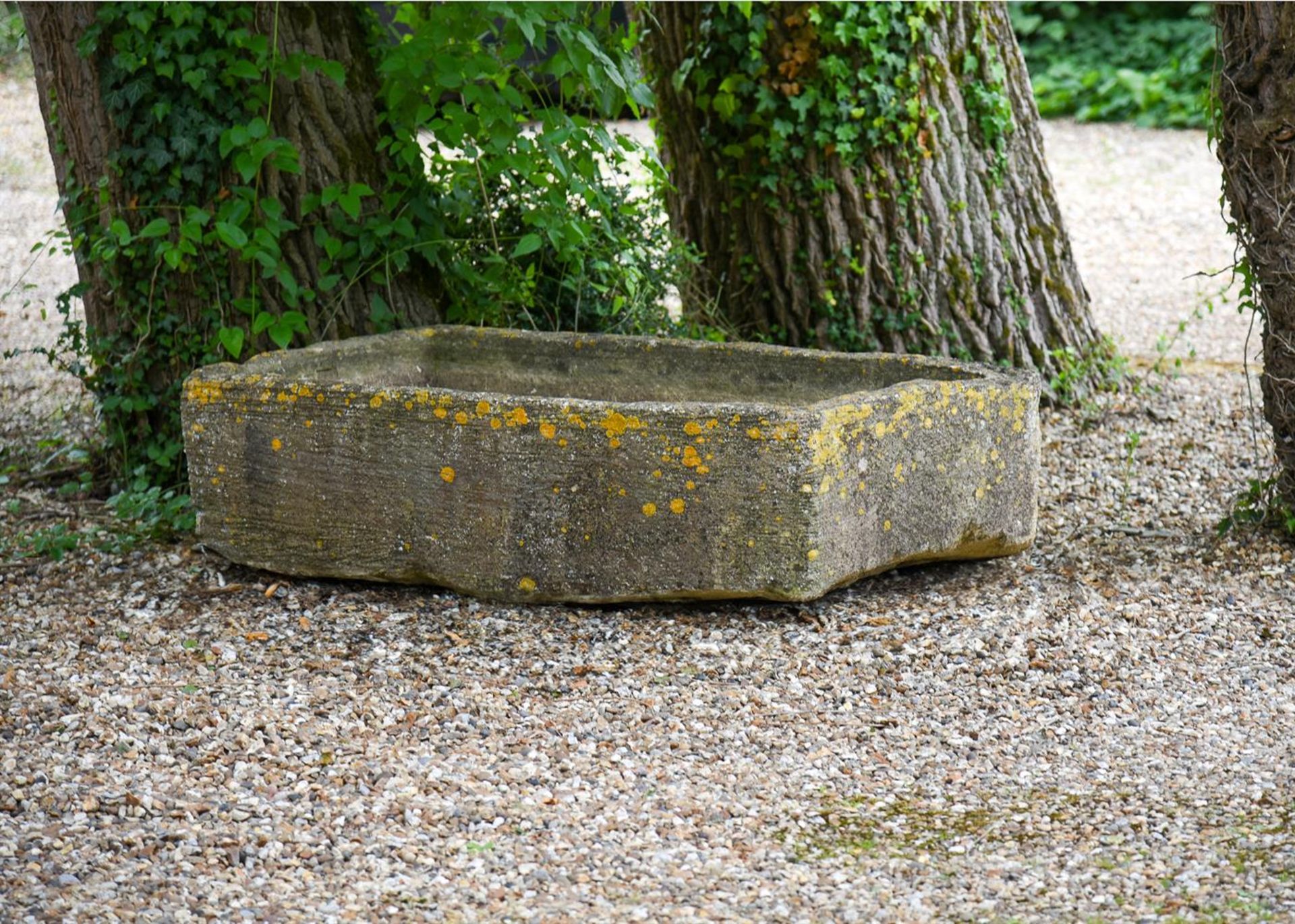 A LARGE COTSWOLD STONE TROUGH LATE, 18TH/EARLY 19TH CENTURY