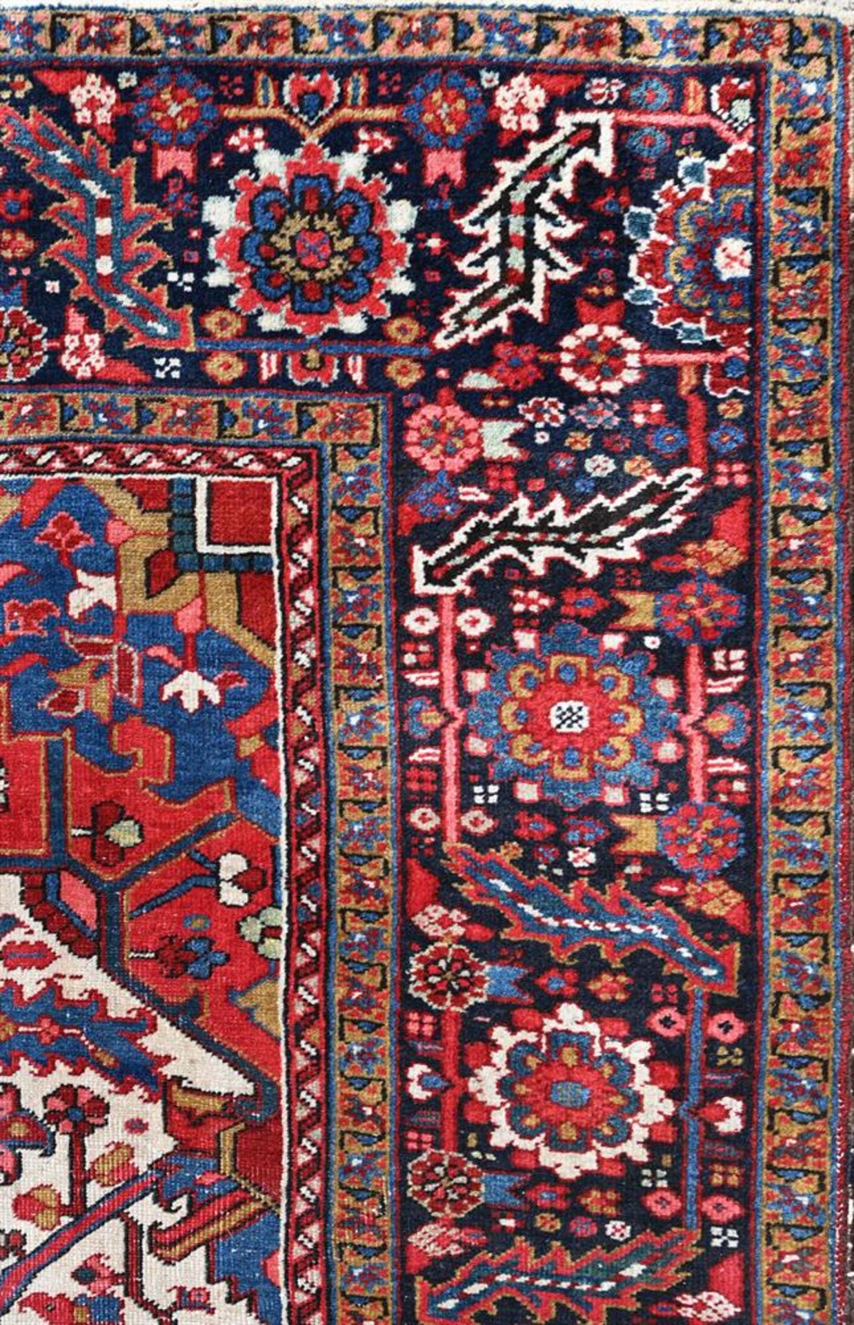 A HERIZ CARPET, approximately 387 x 287cm - Bild 3 aus 3