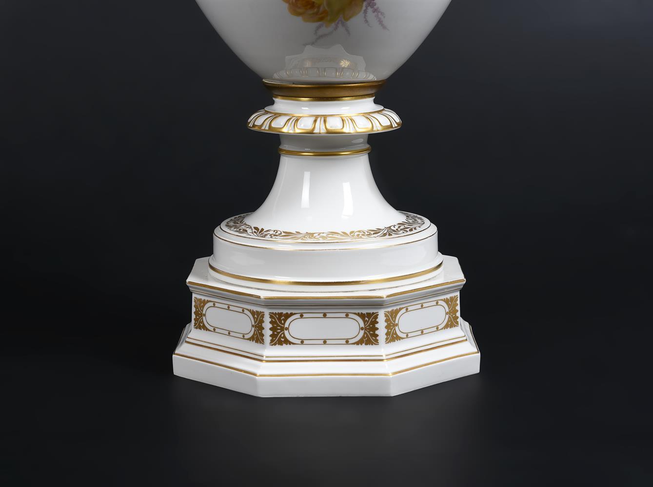 A BERLIN (KPM) PORCELAIN VASE, CIRCA 1900 - Image 5 of 5