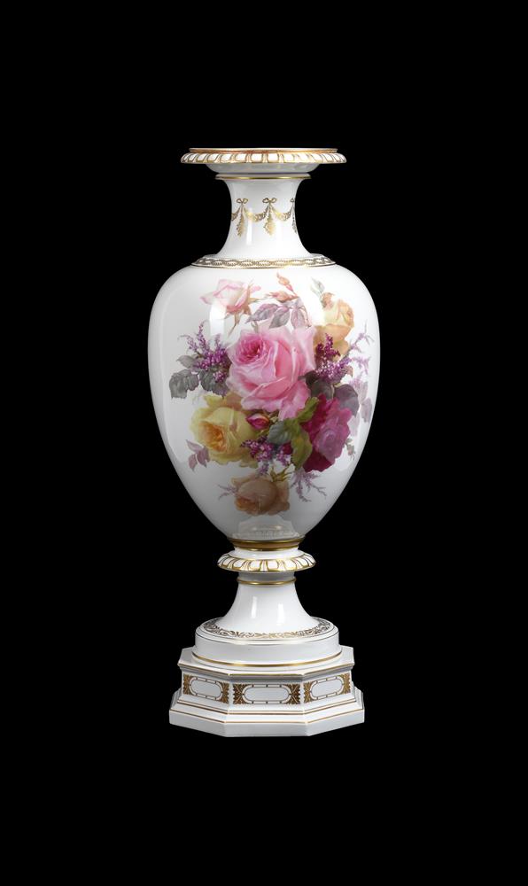 A BERLIN (KPM) PORCELAIN VASE, CIRCA 1900 - Image 2 of 5