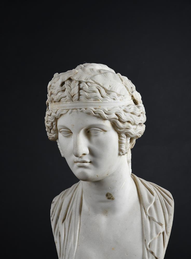 ATTRIBUTED TO GEORGE M. MILLER (1819) A CARVED WHITE MARBLE BUST OF AN EMPRESS OR GODDESS - Image 2 of 6