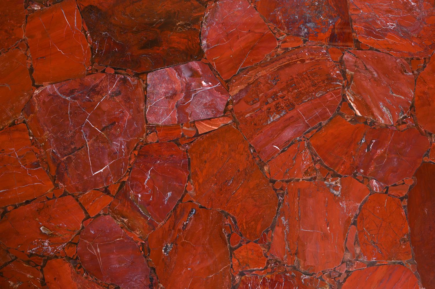 A PAIR OF RED JASPER AND WHITE MARBLE TABLES, IN THE 18TH CENTURY MANNER, CONTEMPORARY - Image 7 of 7