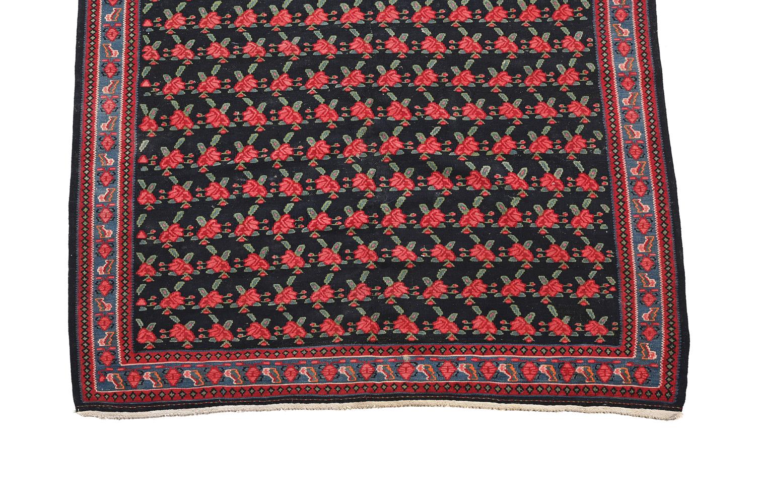 A SENNEH KILIM RUG, approximately 229 x 136cm - Image 2 of 3