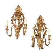 A PAIR OF GILTWOOD AND COMPOSITION WALL LIGHTS IN EARLY 19TH CENTURY STYLE