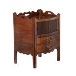 A GEORGE III MAHOGANY SERPENTINE FRONTED NIGHT COMMODE