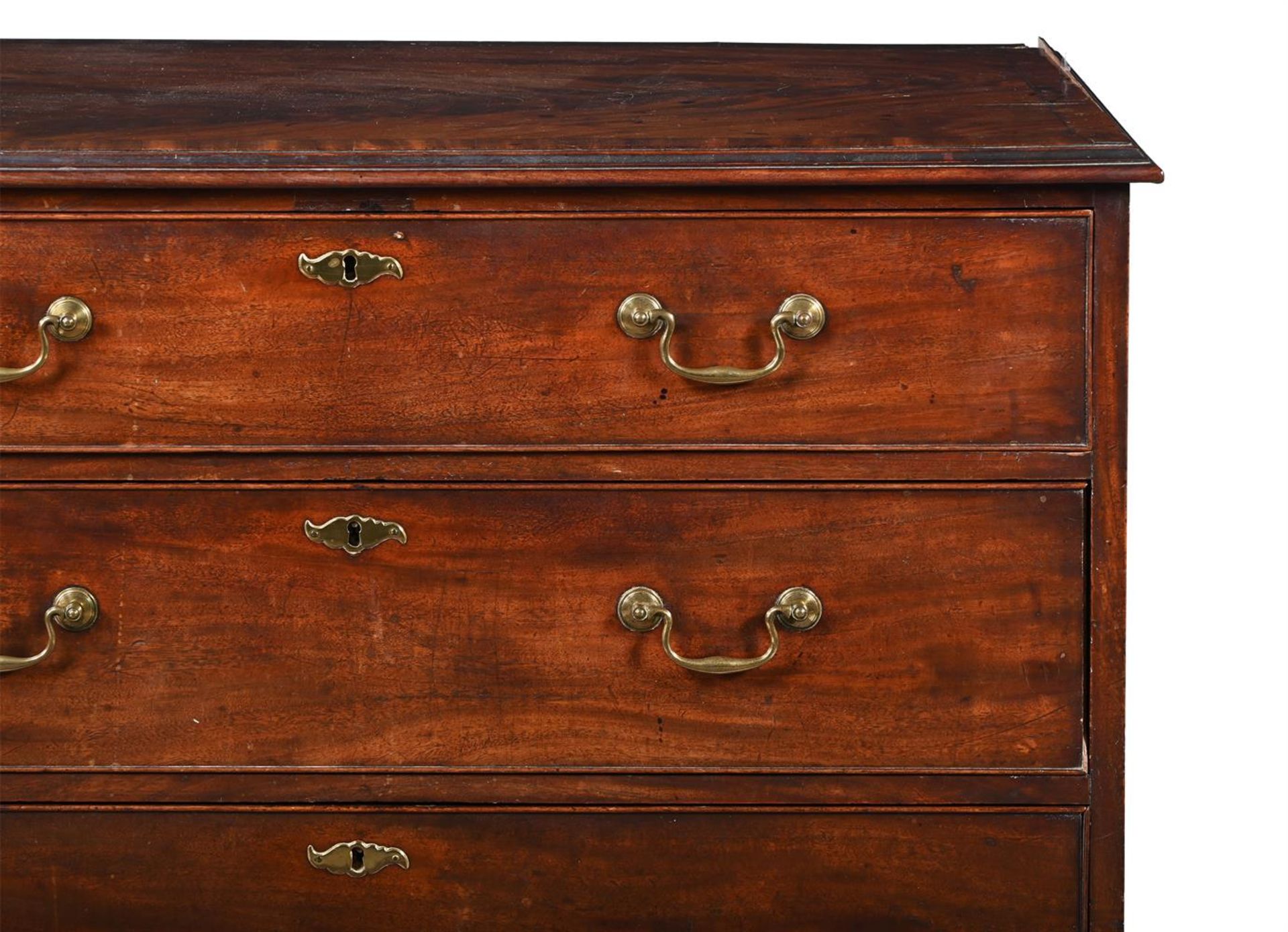 A GEORGE III MAHOGANY CHEST OF DRAWERS - Image 2 of 2