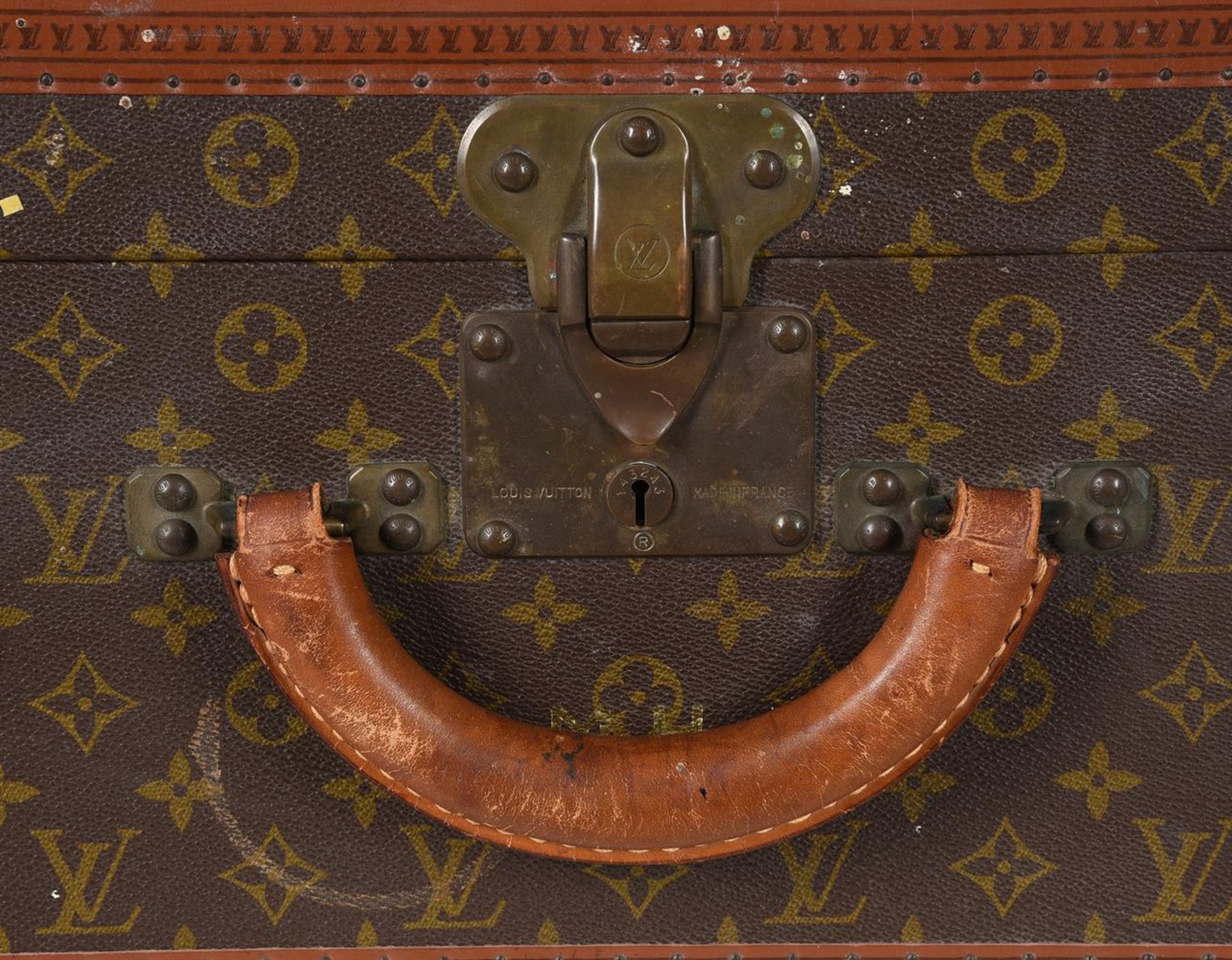 LOUIS VUITTON, A MONOGRAMMED COATED CANVAS HARD TRAVELLING CASE - Image 3 of 6