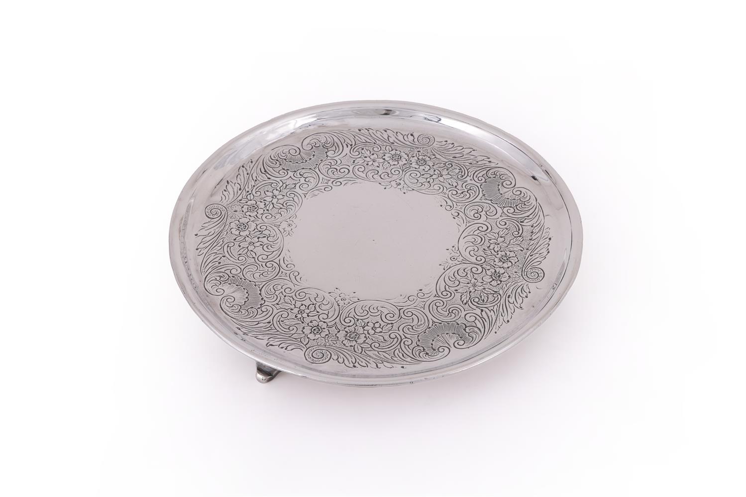 A GEORGE I SILVER BRITANNIA STANDARD CIRCULAR WAITER - Image 2 of 3