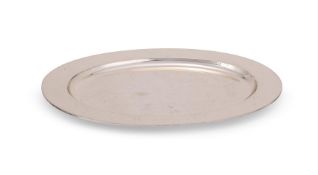 AN AMERICAN SILVER COLOURED OVAL MEAT PLATE