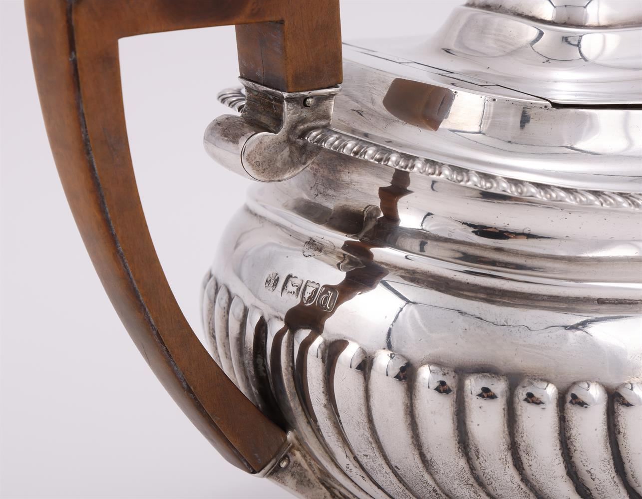 A VICTORIAN SILVER OBLONG BALUSTER TEA POT - Image 2 of 2