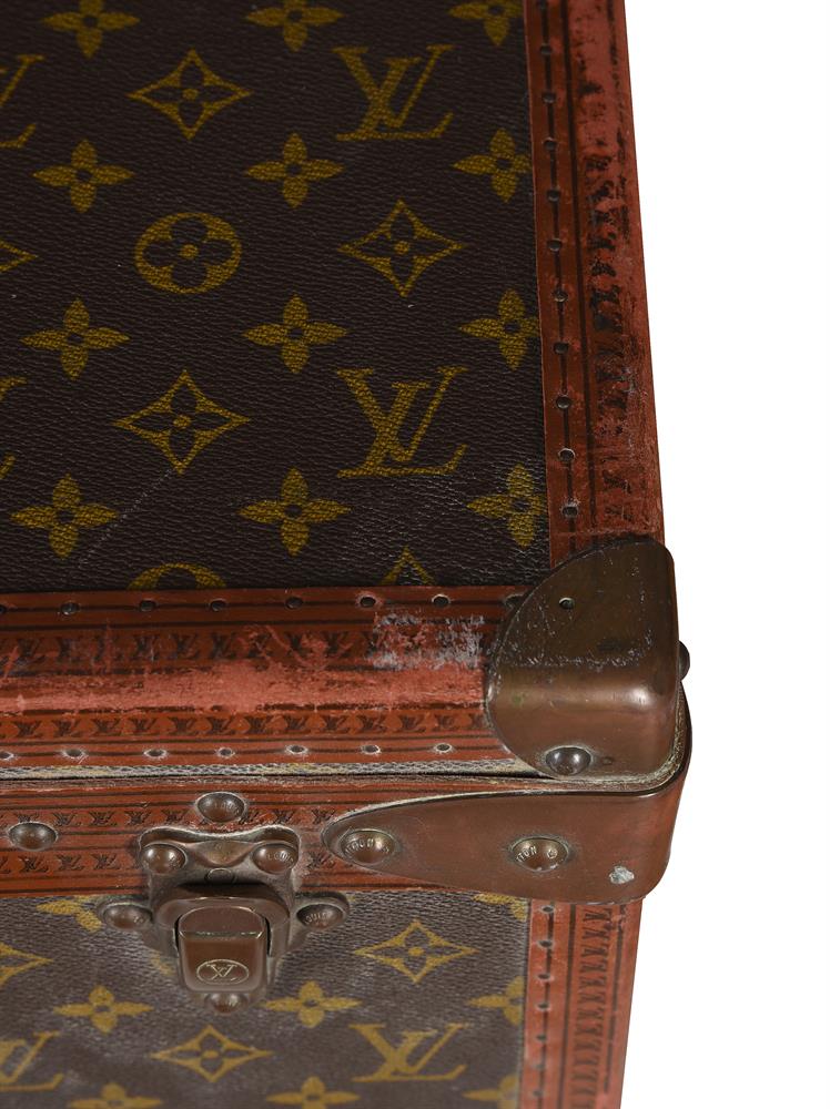 LOUIS VUITTON, A MONOGRAMMED COATED CANVAS HARD TRAVELLING CASE - Image 4 of 5