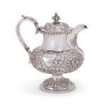 Y A GEORGE IV SILVER BALUSTER COFFEE POT