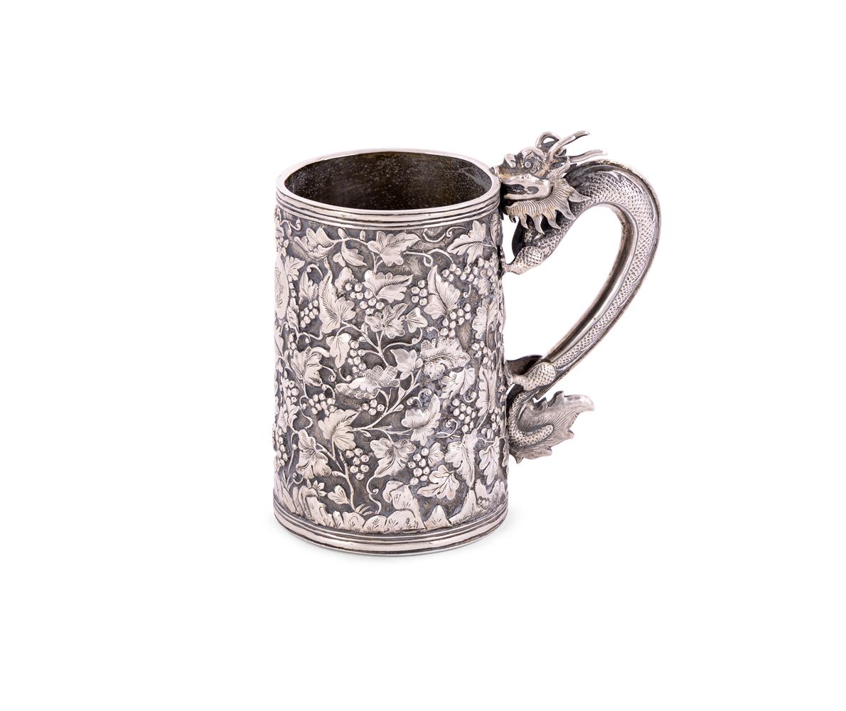 A CHINESE SILVER EXPORT MUG - Image 2 of 3