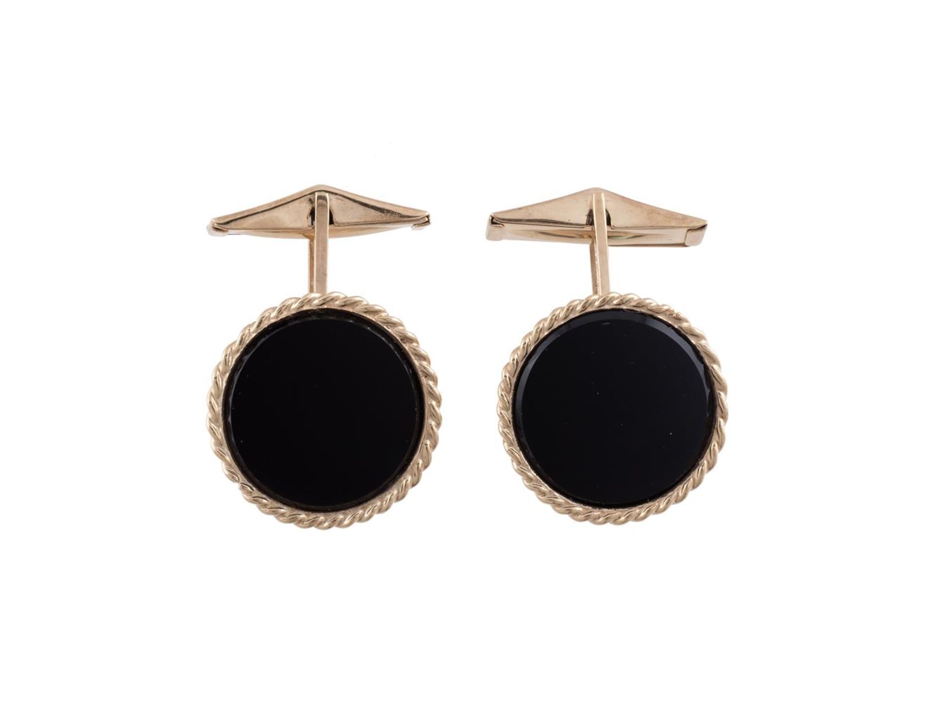 A PAIR OF 9 CARAT GOLD AND ONYX CUFFLINKS, LONDON 1983