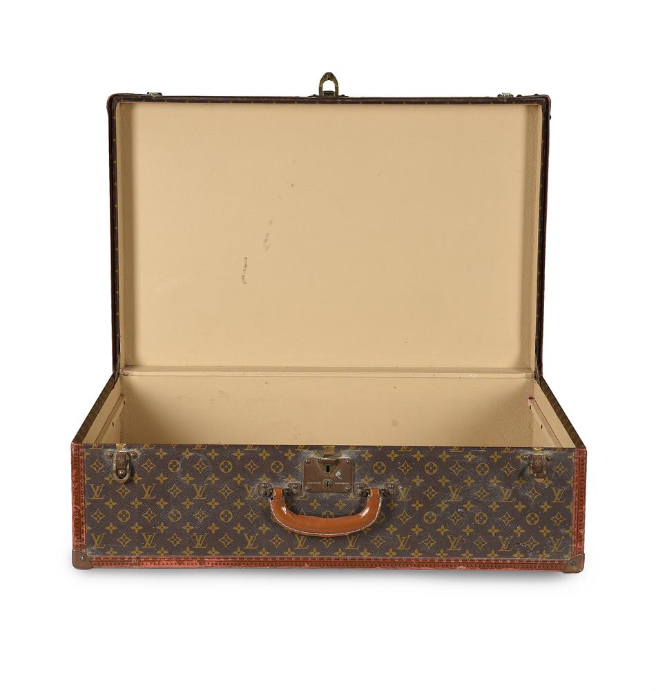 LOUIS VUITTON, A MONOGRAMMED COATED CANVAS HARD TRAVELLING CASE - Image 5 of 5