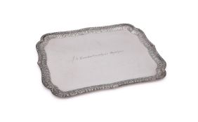 A CONTINENTAL SILVER COLOURED SHAPED RECTANGULAR TRAY