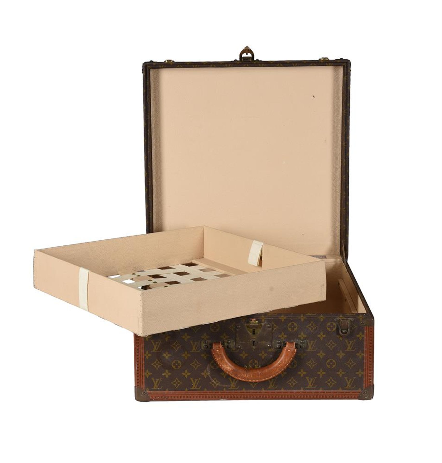 LOUIS VUITTON, A MONOGRAMMED COATED CANVAS HARD TRAVELLING CASE - Image 5 of 6
