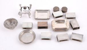 A COLLECTION OF SILVER AND SILVER COLOURED ITEMS