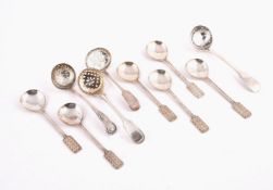 A SET OF SIX SILVER FIDDLE PATTERN SPOONS