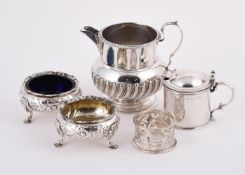 A COLLECTION OF SILVER ITEMS