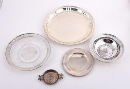 A COLLECTION OF SILVER ITEMS