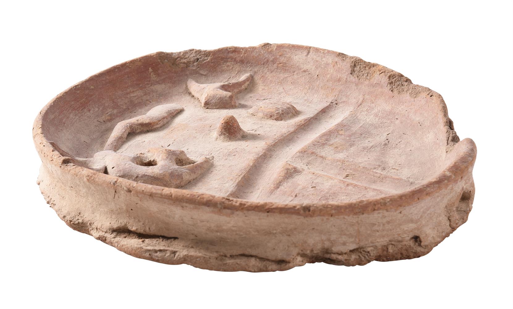 AN EGYPTIAN TERRACOTTA OFFERING TRAY, MIDDLE KINGDOM CIRCA 1987-1640 B.C. - Image 2 of 5