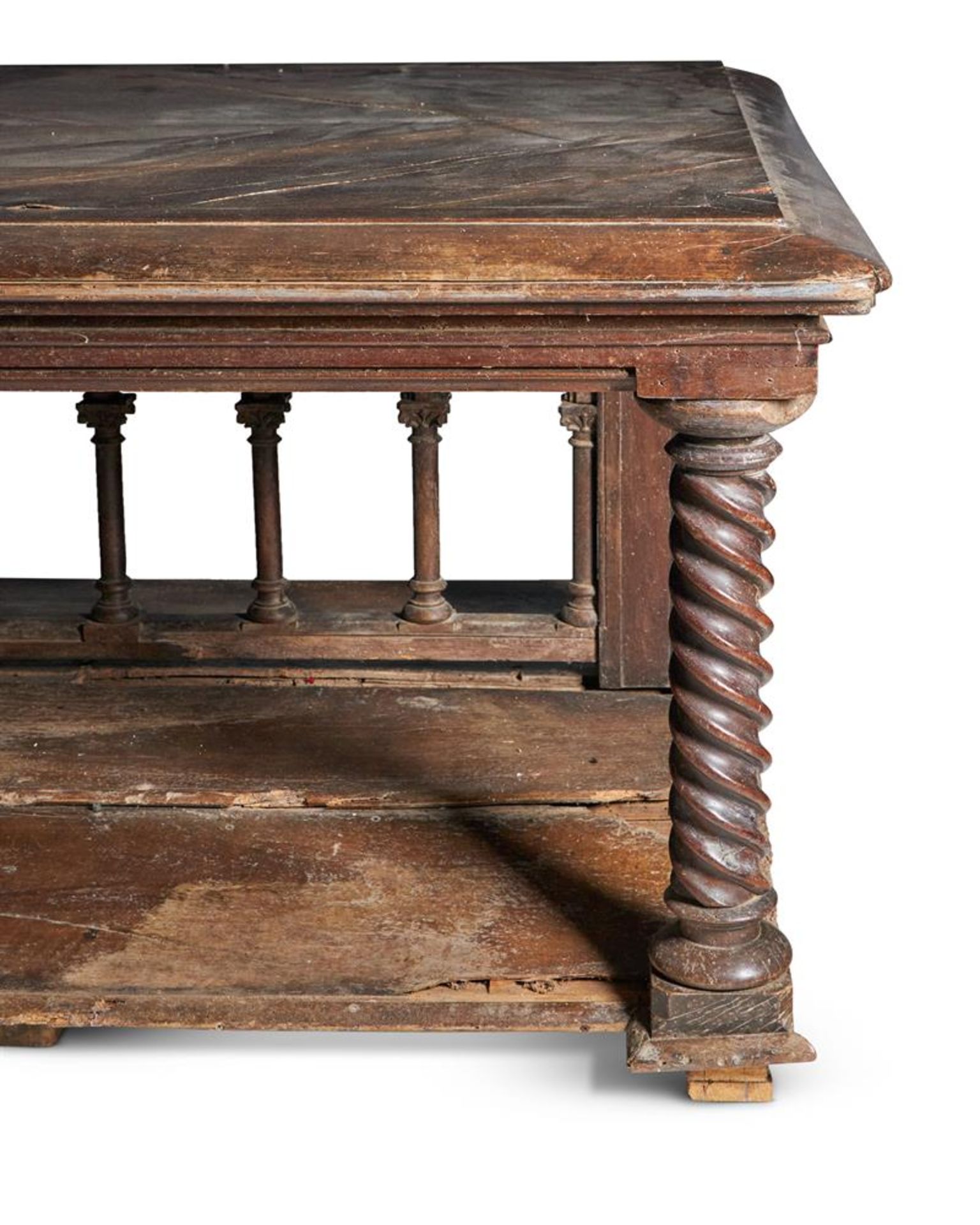 AN WALNUT LIBRARY TABLE, ITALIAN, LATE 16TH/EARLY 17TH CENTURY AND LATER - Bild 6 aus 6