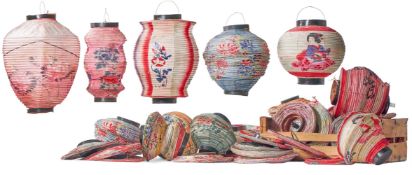 A LARGE COLLECTION OF JAPANESE PAPER LANTERNS, MID/EARLY 20TH CENTURY