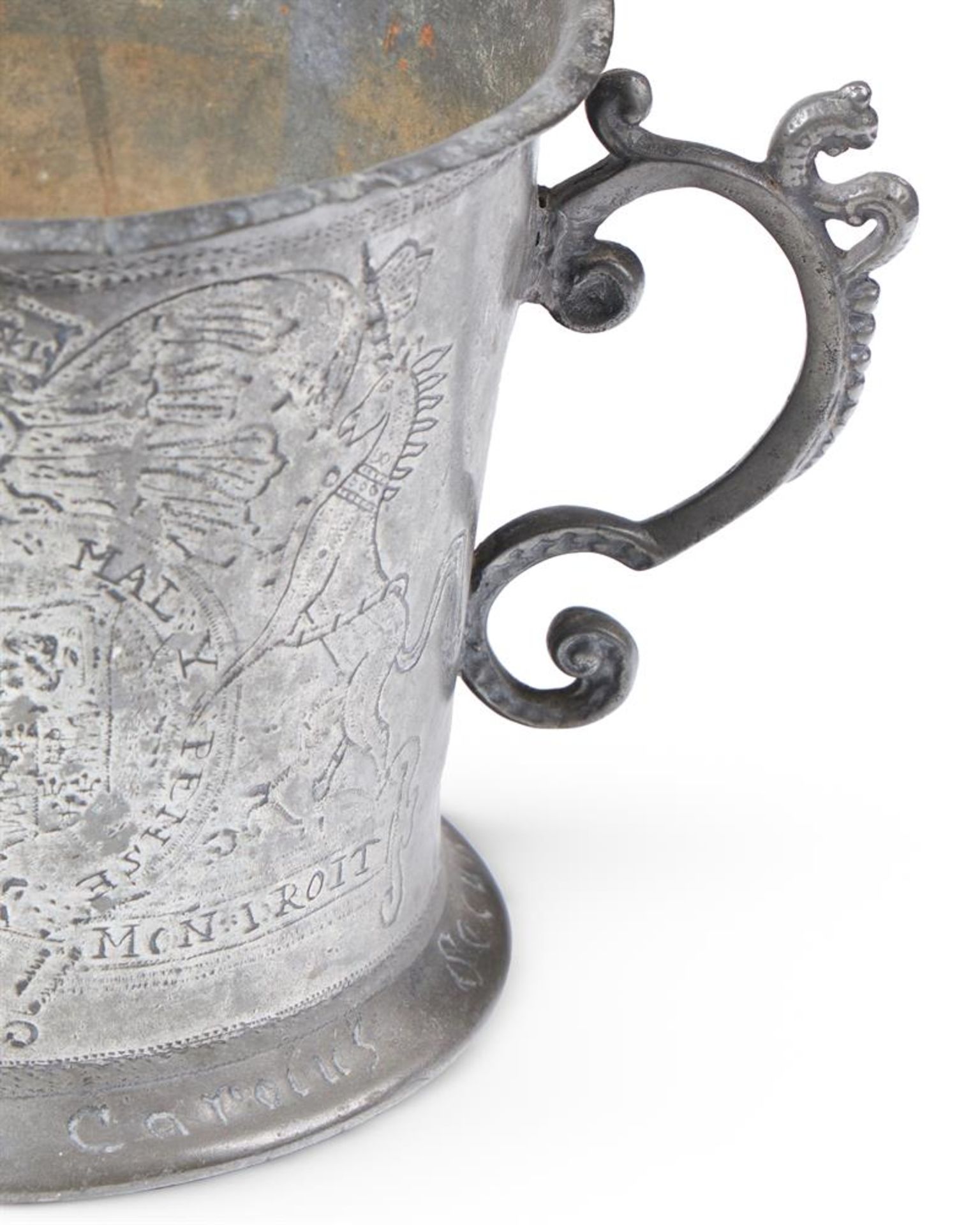 A CHARLES II PEWTER LOVING CUP, DATED 1662 - Bild 5 aus 7