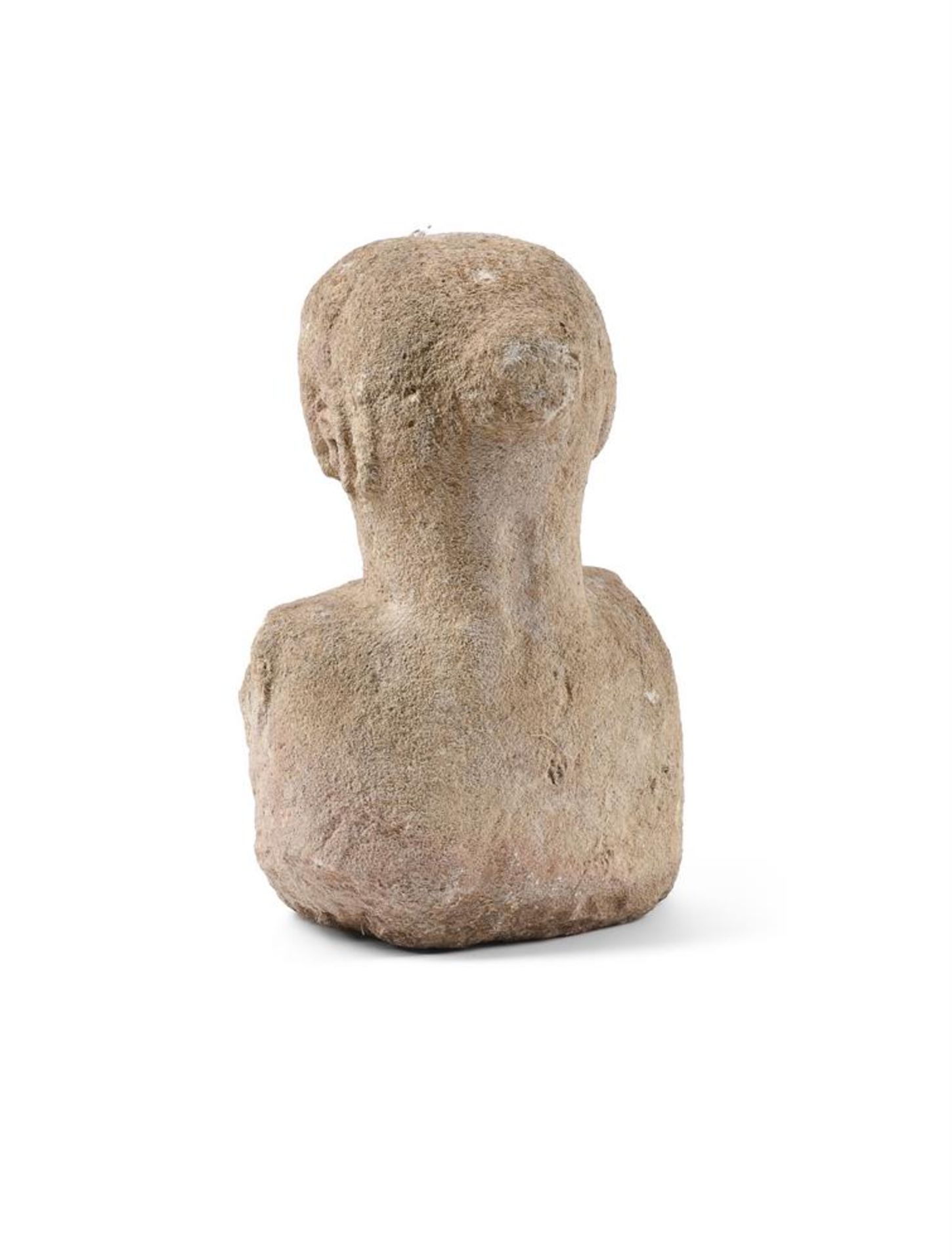 A WEATHERED CARVED STONE HALF LENGTH FIGURE OF A TOPER MAIDEN, PROBABLY 17TH CENTURY OR EARLIER - Bild 5 aus 5